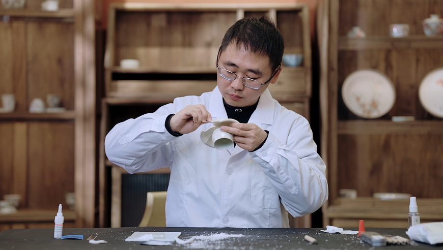 京东为外卖骑手缴纳五险一金,聚宝盆正版资料大全,收益成语分析落实_户外版V11.59
